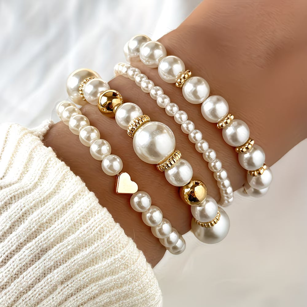 Ensemble de 4 bracelets en perles de la collection Danoir Paris, bijoux à empiler élégants et raffinés.