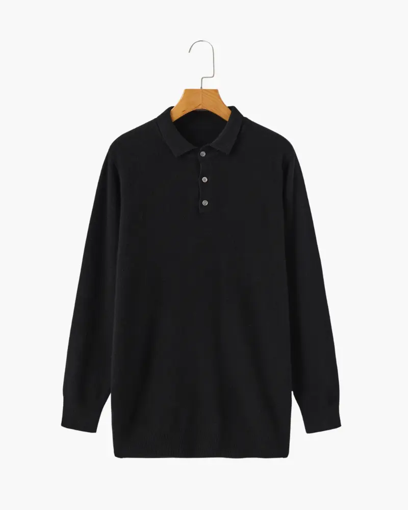 Pull en cachemire Danoir Paris, polo 100% cachemire, couleur neutre, détail du col et de la texture douce.