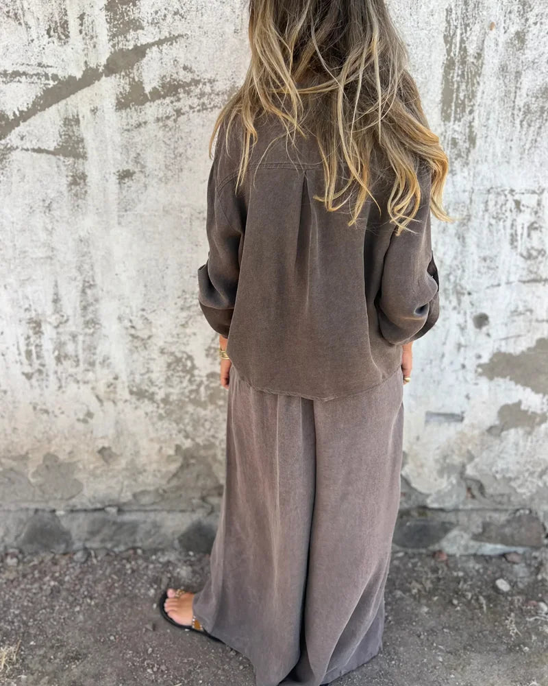 Ensemble deux pièces Quitte Danoir Paris en beige, vêtement polyvalent pour femme, vue de face sur mannequin.