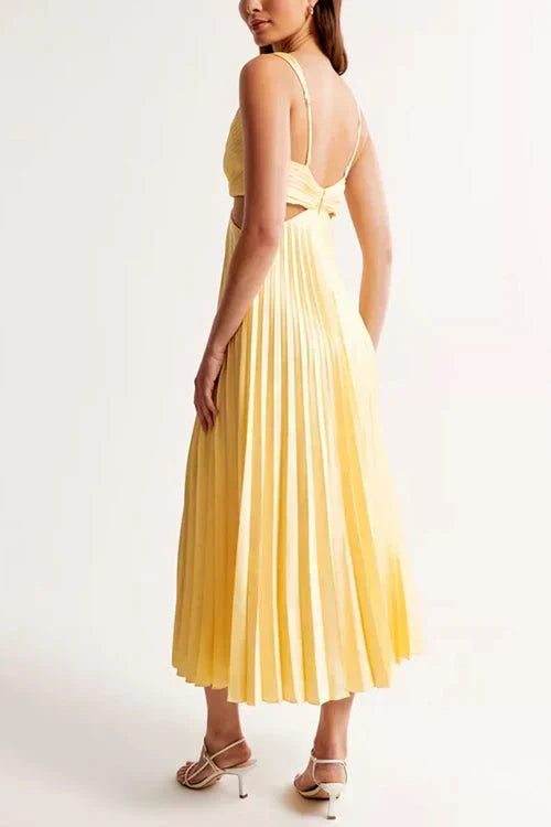 Rhiannon robe longue maxi noire à taille haute, décolleté en V, de Danoir Paris, vue de face sur fond blanc