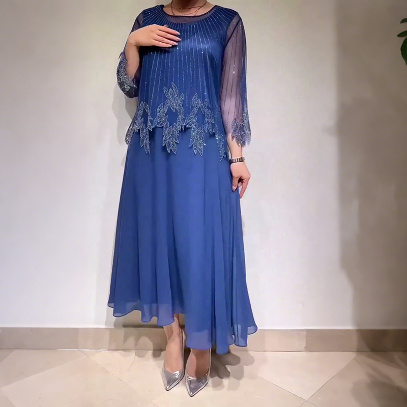 Robe midi décontractée élégante de Danoir Paris, noire, pour un style casual chic, vue de face sur mannequin.