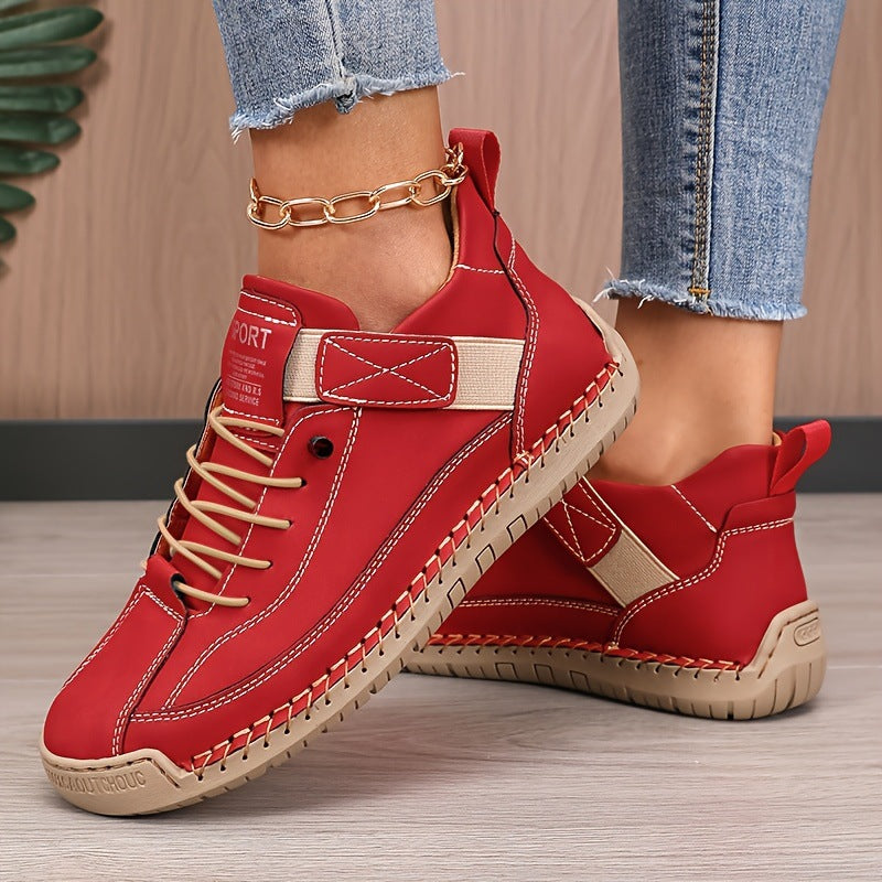 Chaussures de sport Danoir Paris™ confortables et soutenantes, vues en gros plan sur la semelle et le design extérieur.