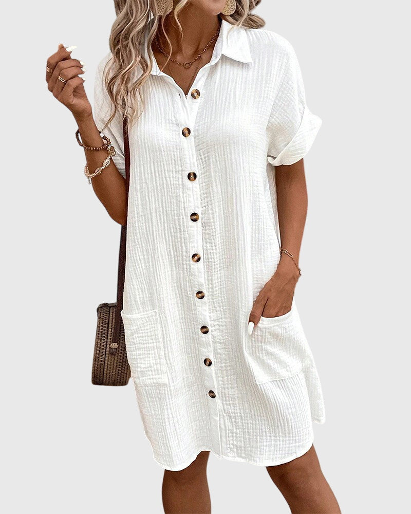 Robe confortable Caroline de Danoir Paris, douce et décontractée, portée dans un style décontracté avec tissu léger et ajusté.