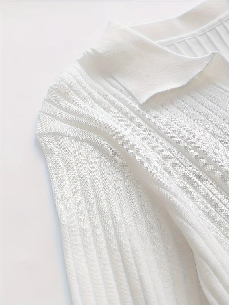 Pull Sogno texturé de Danoir Paris, vue en gros plan, enfilé sur un mannequin, détail du tissu et de la texture du pull.