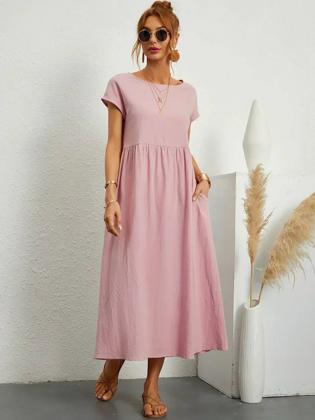Robe midi décontractée Nataly de Danoir Paris, tissu léger, coupe fluide, portée élégante pour un style confortable.