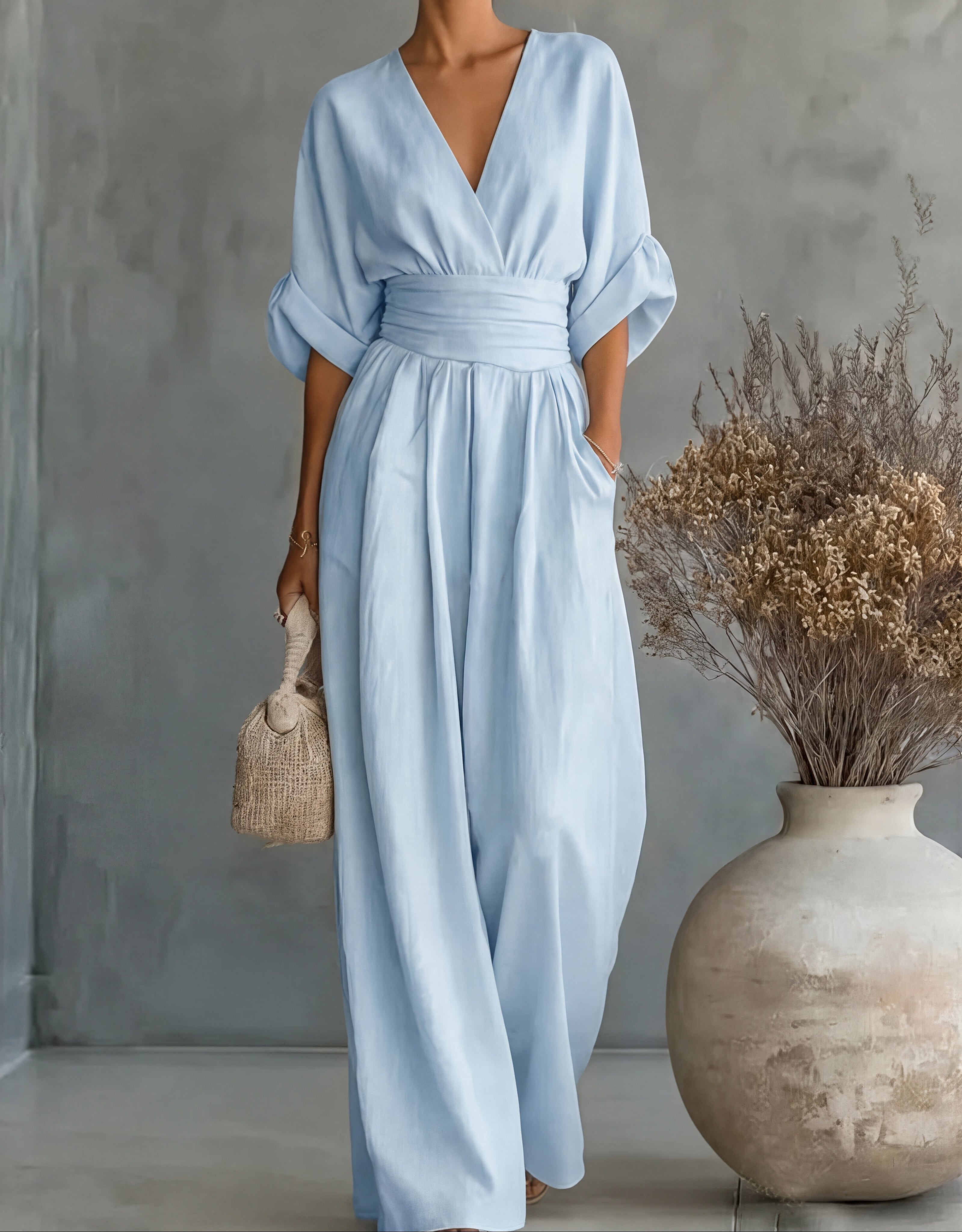 Robe Daniela de Danoir Paris, mono élégant avec décolleté en V et jambes larges, tissu fluide et sophistiqué.