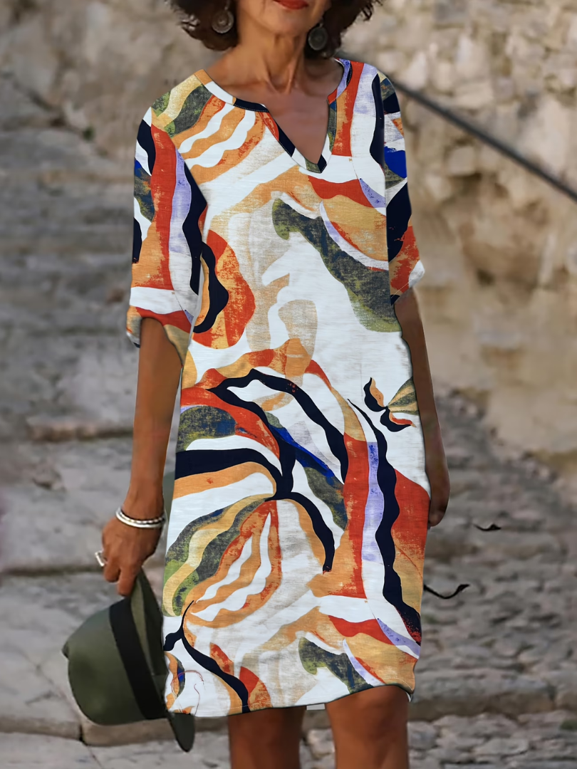 Robe d'été légère Danoir Paris Emma en tissu bleu, coupe fluide et confortable, parfaite pour la saison estivale.