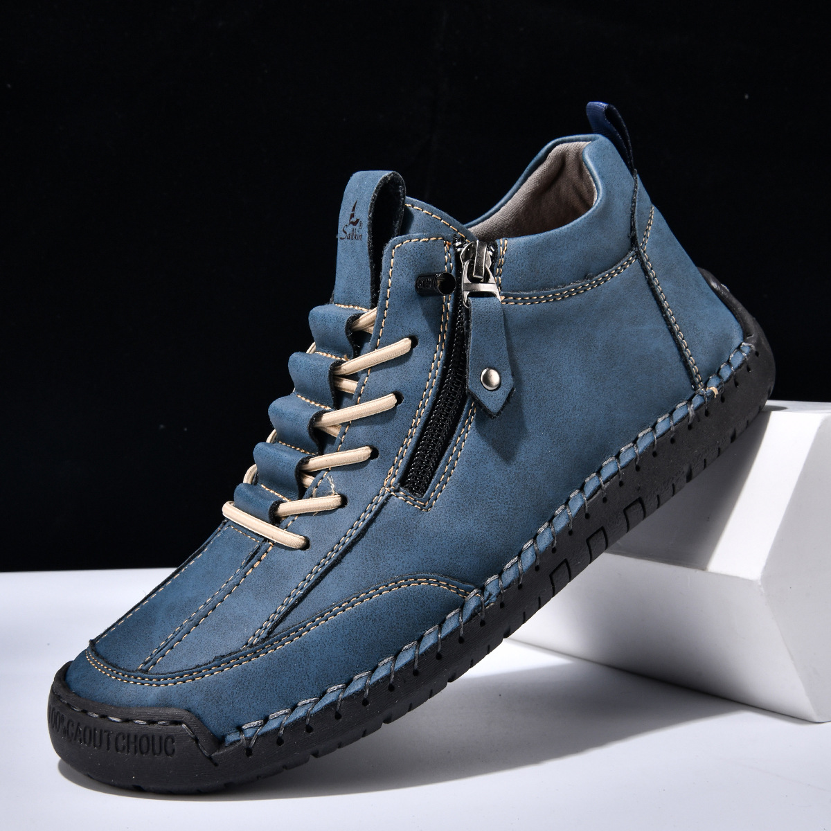 Chaussures en nabuk pour homme de Danoir Paris avec zip, élégantes et confortables, vue de face.