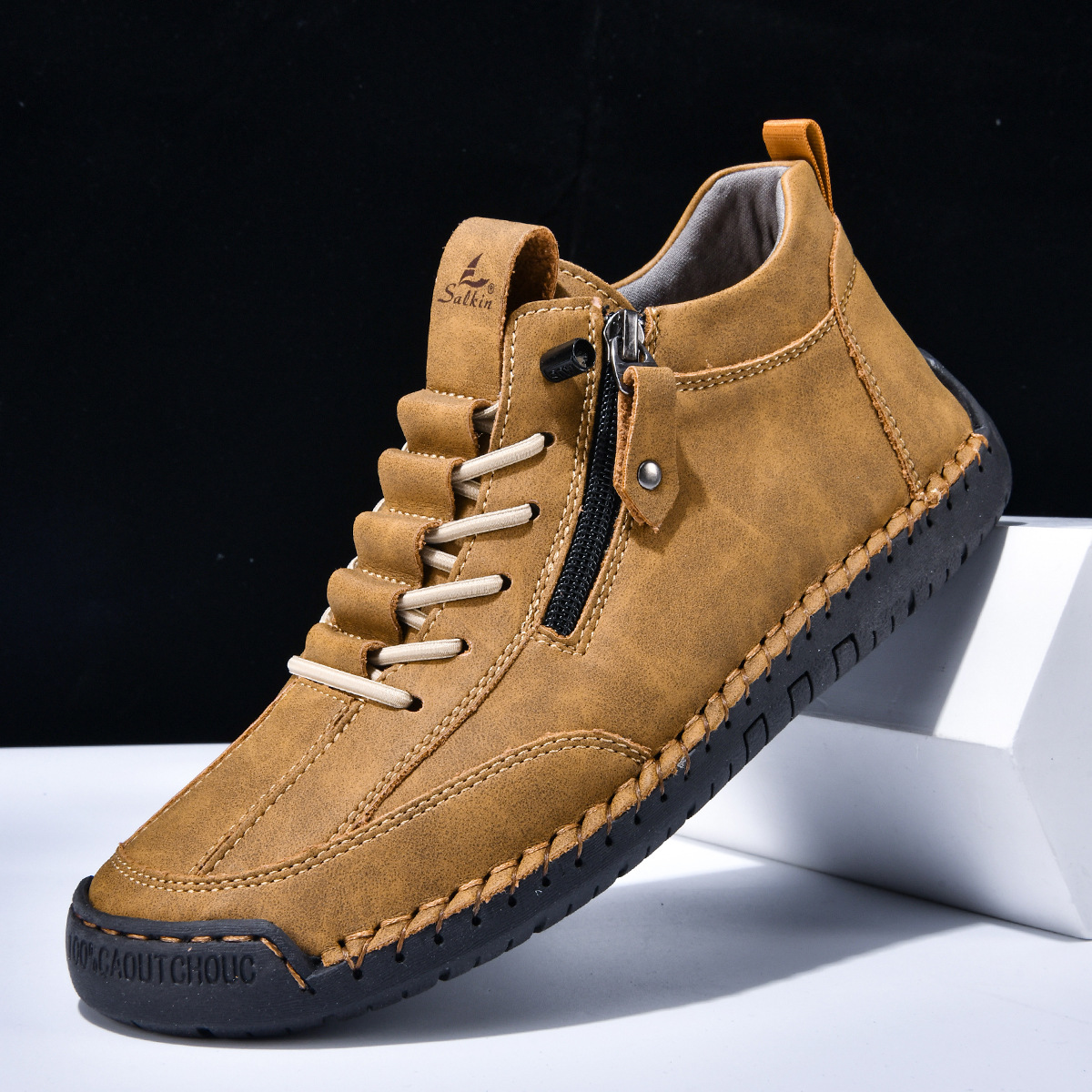 Chaussures en nabuk Danoir Paris pour homme avec zip, élégantes et confortables, vue de face sur fond neutre.