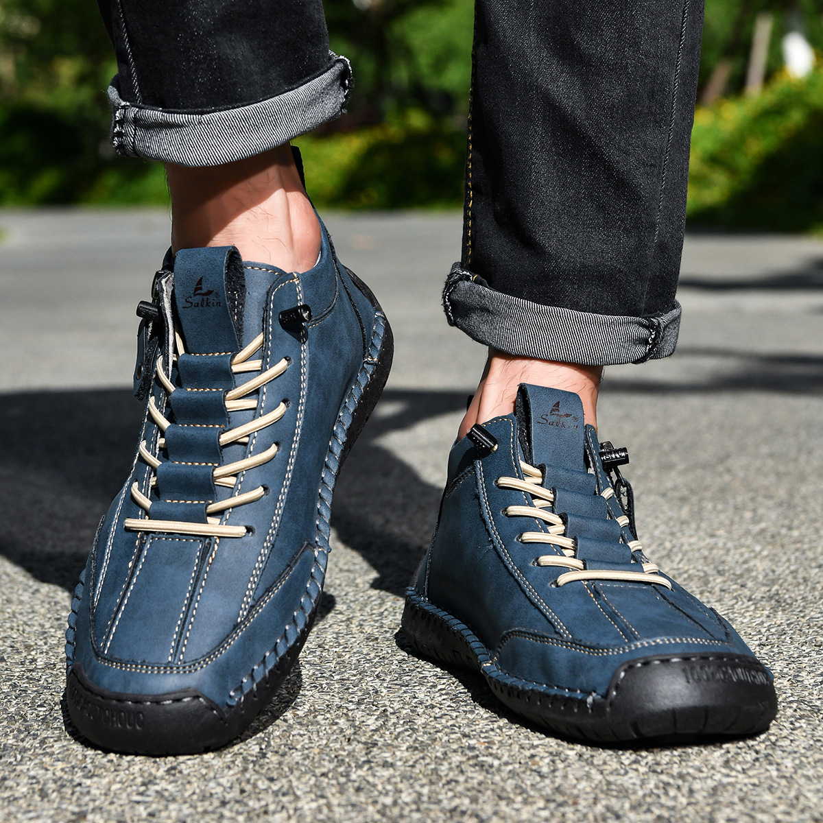 Chaussures en nabuk Danoir Paris pour homme avec fermeture éclair, élégantes et modernes, visibles en image.