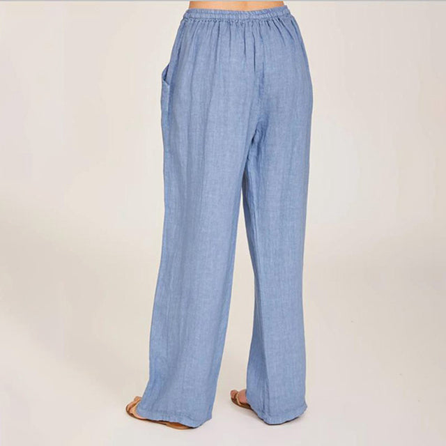 Pantalon confortable Danoir Paris Enara avec corde, coupe décontractée, tissu doux, porté sur un mannequin.