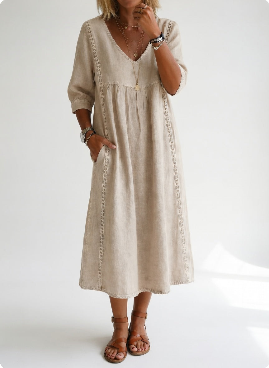 Robe midi fluide décontractée élégante Lioréa™ de Danoir Paris, en tissu léger couleur peau.