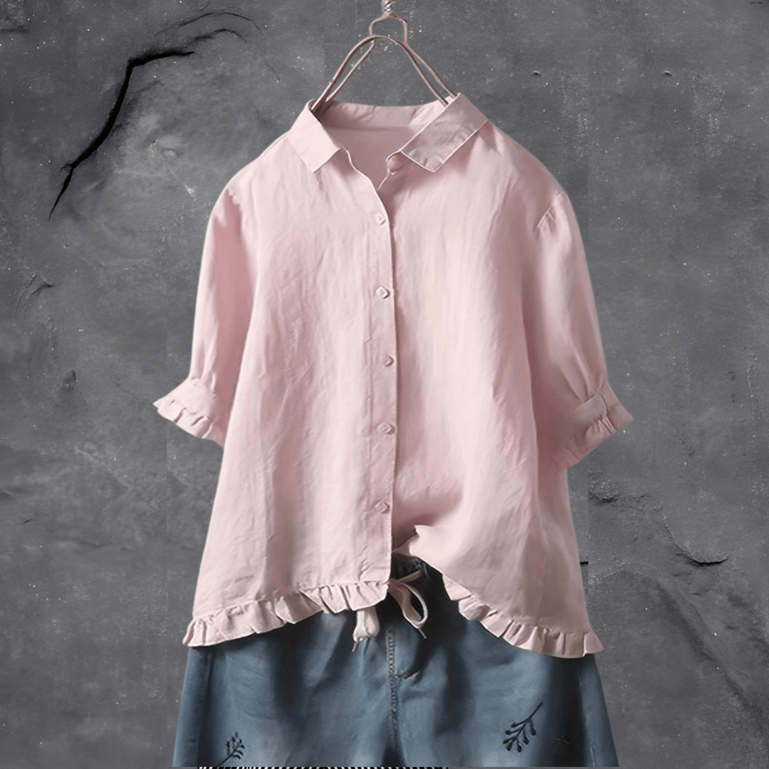 Chemise élégante Danoir Paris Carey, polyvalente, en tissu léger avec col classique et manches longues, portée sur mannequin.