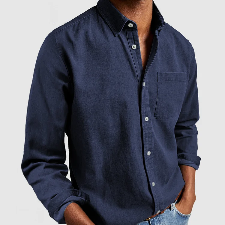 Chemise en coton pour homme Danoir Paris, vue frontale avec col et boutons, tissu doux et confortable visible en détail.