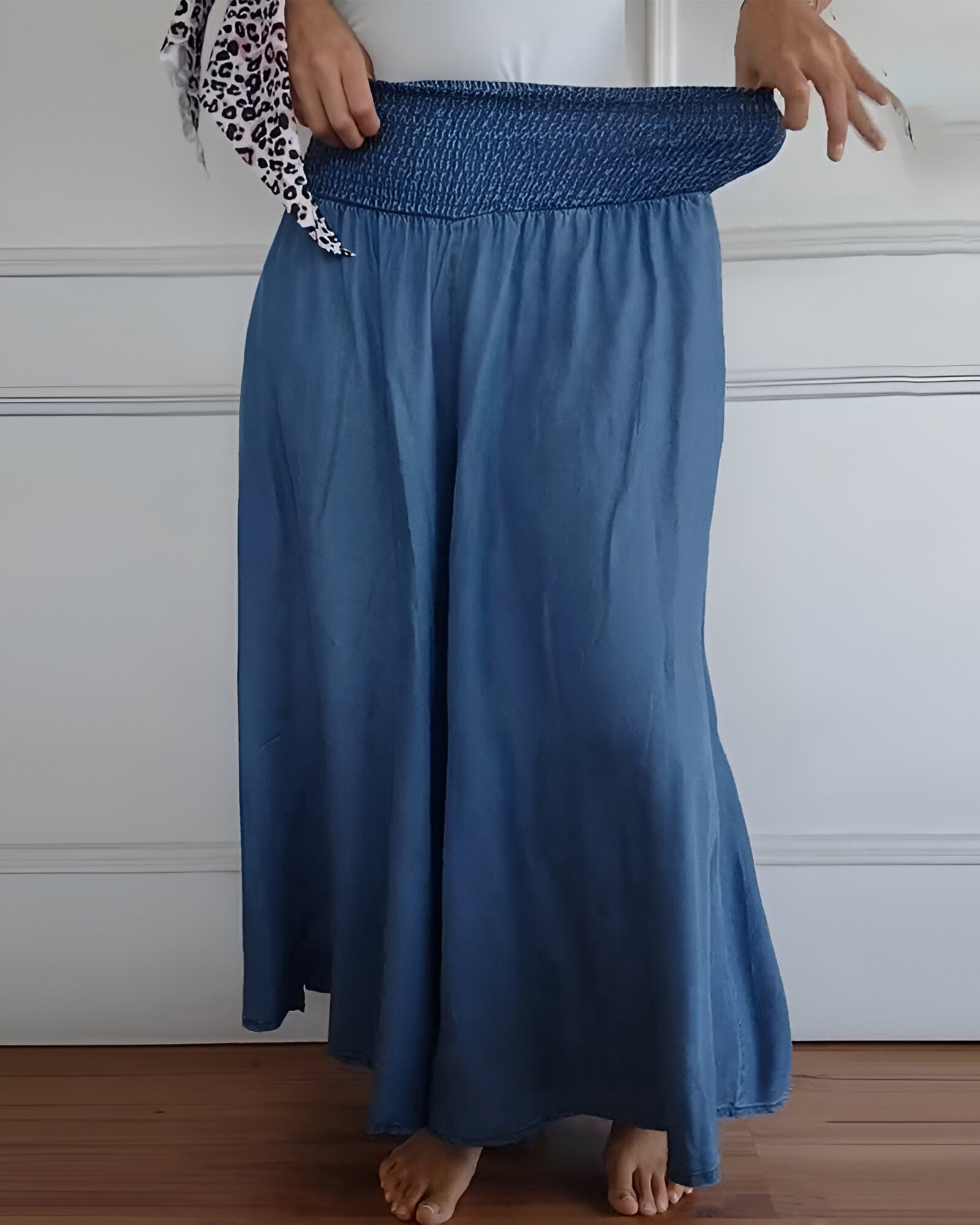 Pantalons confortables Danoir Paris Alva avec taille élastique, tissu doux et coupe décontractée visible sur l'image.