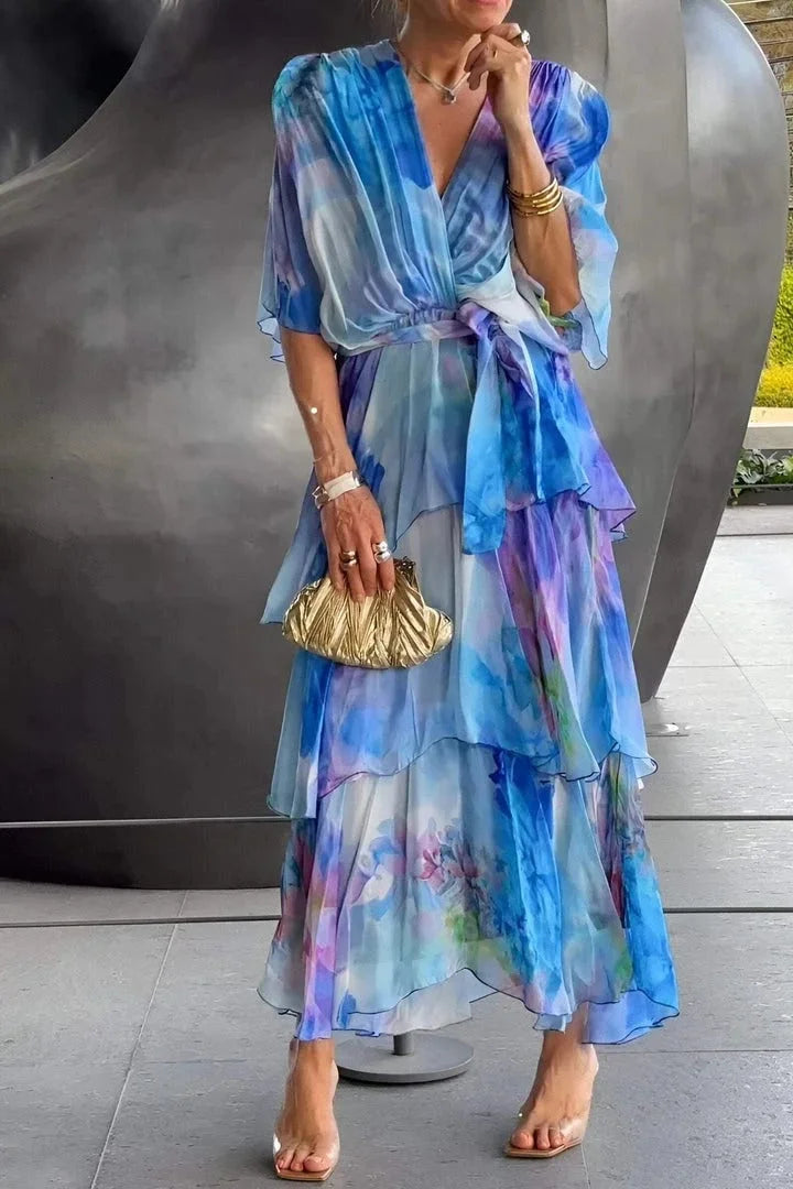 Robe élégante en chiffon de la marque Danoir Paris, coupe fluide et détails sophistiqués, portée sur un fond neutre.
