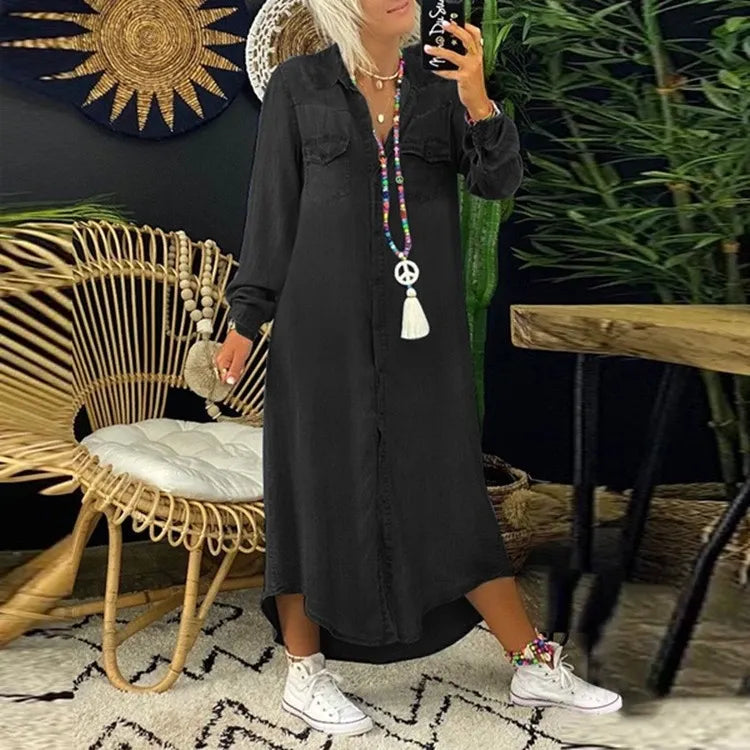 Robe en jean élégante Fanny de Danoir Paris, coupe tendance avec détails sophistiqués, portée décontractée ou chic.