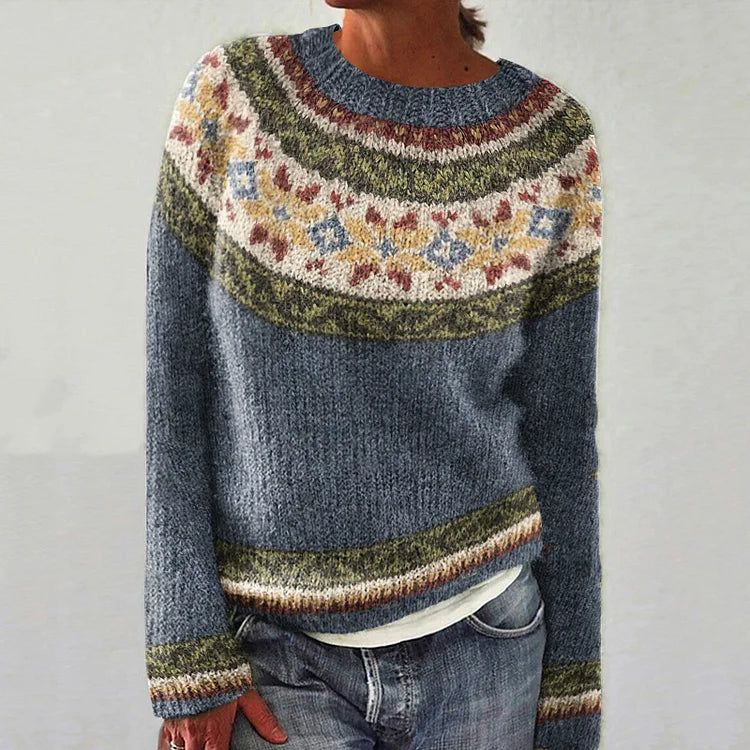 Pull douillet élégant Oriana de Danoir Paris en tissu doux, avec finition soignée et style raffiné visible sur l’image.