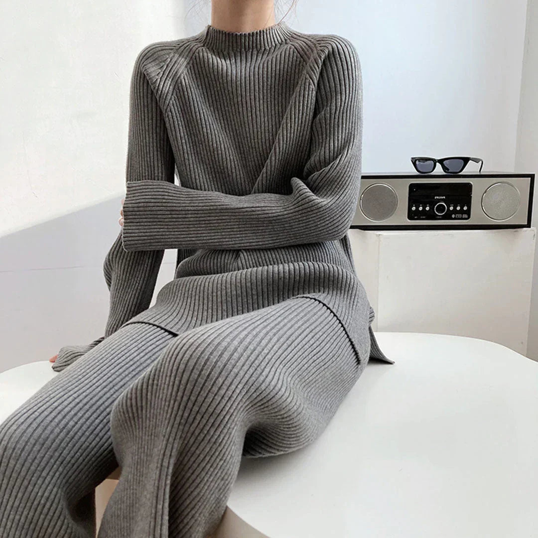 Ensemble de détente gris Danoir Paris Roxane, look chic et confortable avec haut et pantalon en tissu doux.
