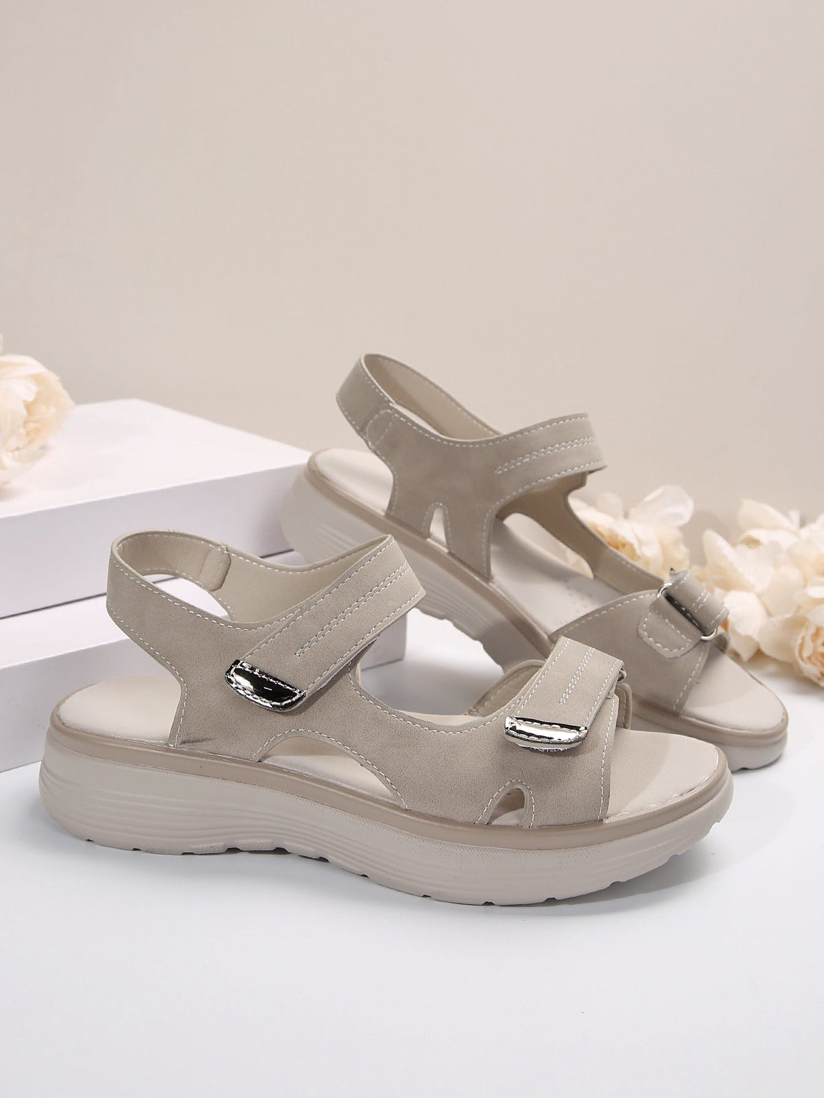 Sandales orthopédiques Marjorie de Danoir Paris en bleu, chaussure confortable pour le soutien du pied.