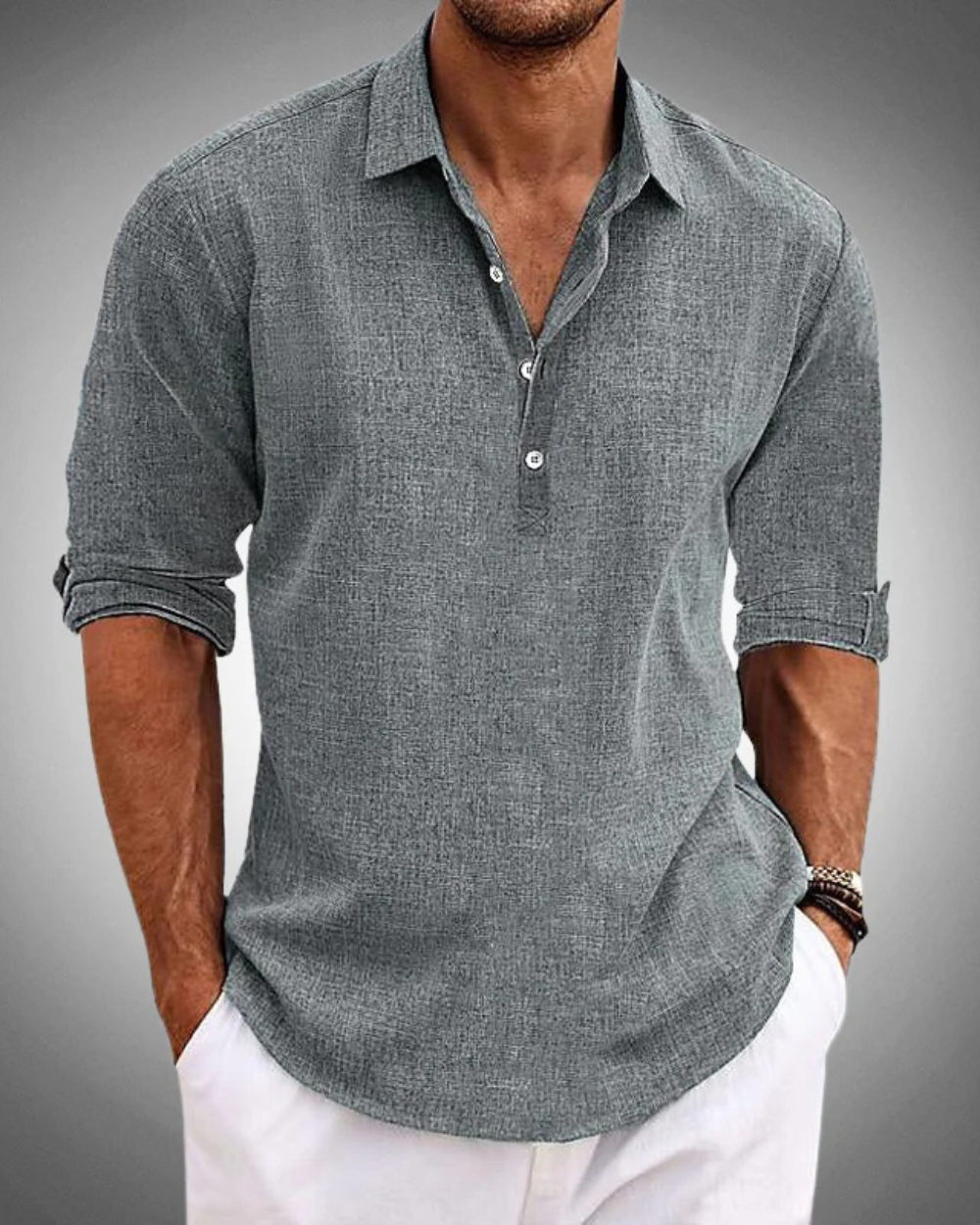 Chemise en coton Sabbio Classic de Danoir Paris, coupe classique avec col et boutons, portée sur un mannequin.