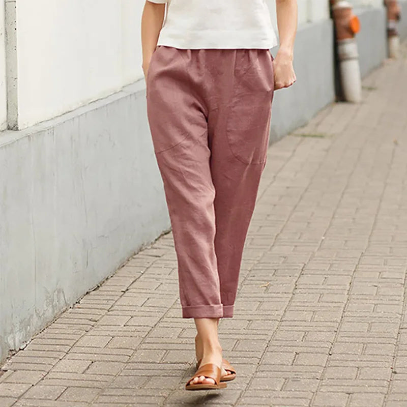 Pantalons amples Danoir Paris Kriza avec poches, style décontracté, tissu léger, porté en mode casual, vue de face