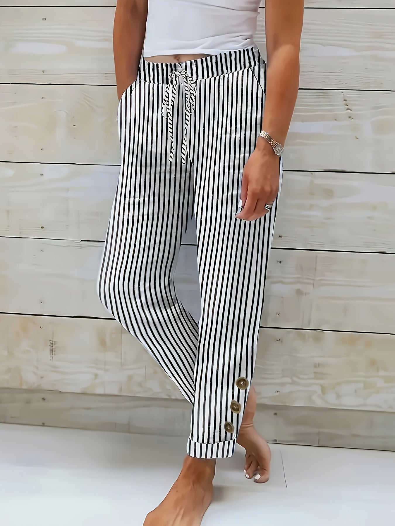 Pantalons rayés décontractés Raquelle de Danoir Paris, vue de face, tissu léger et style confortable pour un look casual.