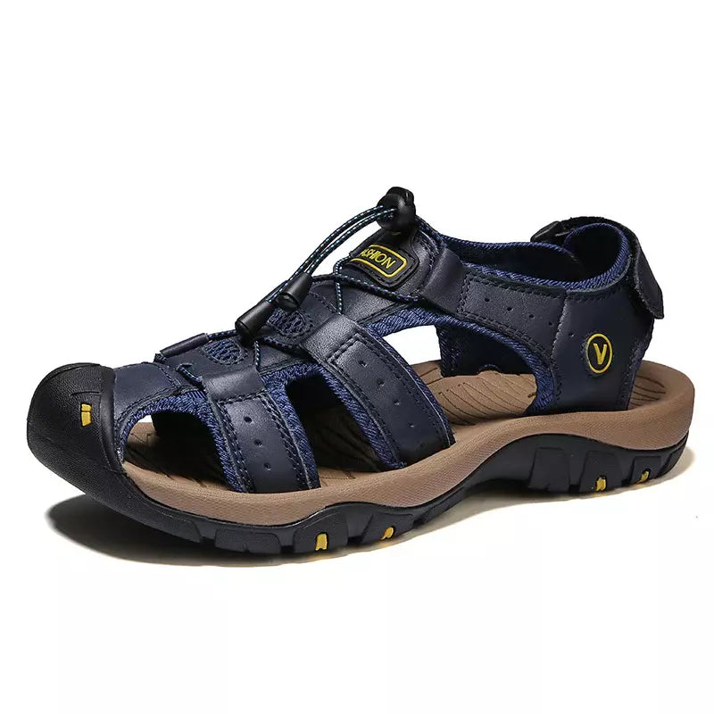 Sandales confort tout-terrain Danoir Paris, avec semelle robuste et lanières en cuir pour un style pratique et décontracté.