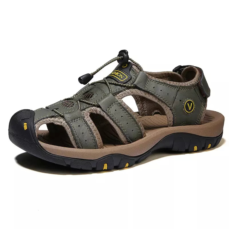 Sandales confort tout-terrain Danoir Paris, avec semelle robuste, straps réglables et design pratique pour l'extérieur.