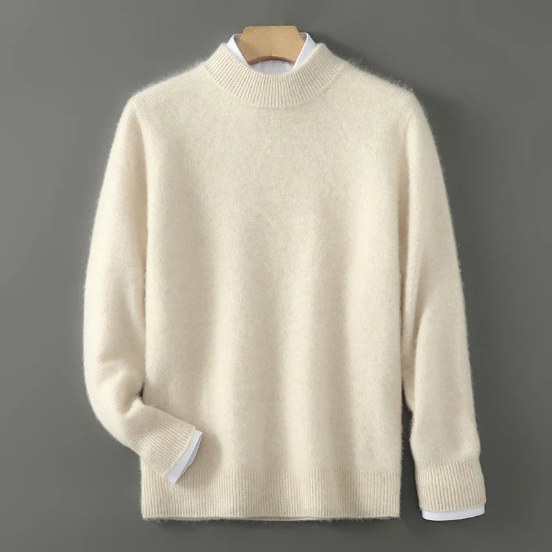 Pull en cachemire Danoir Paris élégant, douceur et finesse, porté sur un mannequin pour un look sophistiqué.