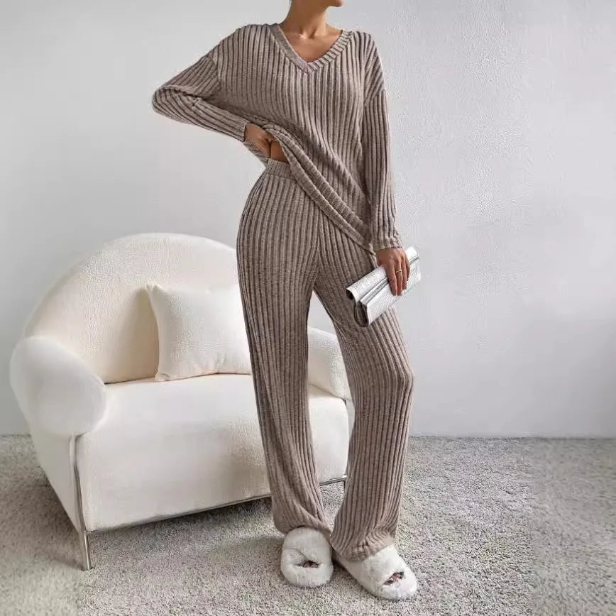 Ensemble décontracté Inès pour femmes de Danoir Paris, vêtement confortable en tissu doux, style casual et élégant.