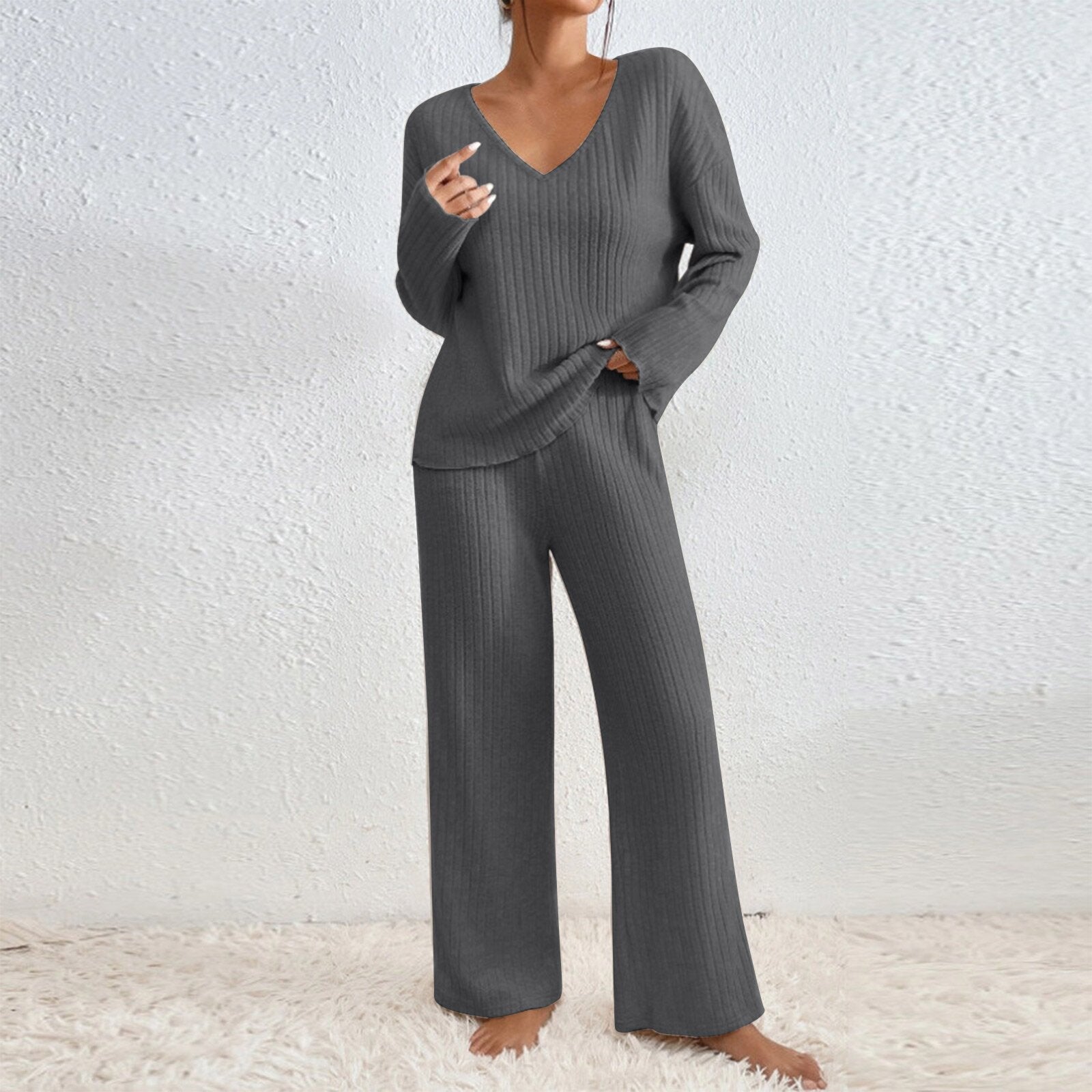 Ensemble tricoté décontracté Émilie pour femme par Danoir Paris, vêtement confortable et élégant, en tissu doux beige.