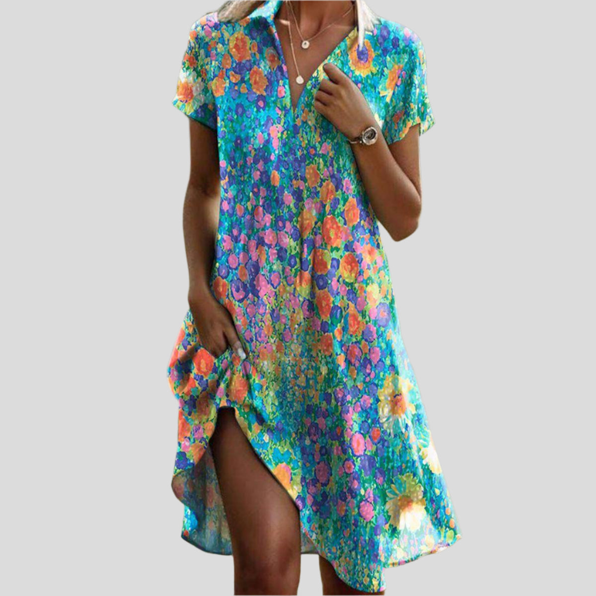 Robe bohème élégante Danoir Paris, style chic d'été avec motifs Sienna, tenue légère et tendance pour l'été.