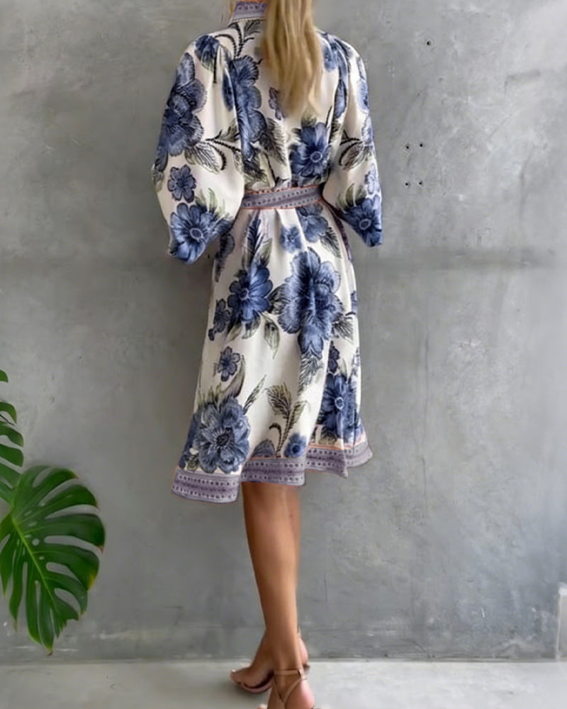Robe manches lanternes col cranté imprimé Danoir Paris, robe élégante à motif floral avec manches bouffantes et col dentelé.