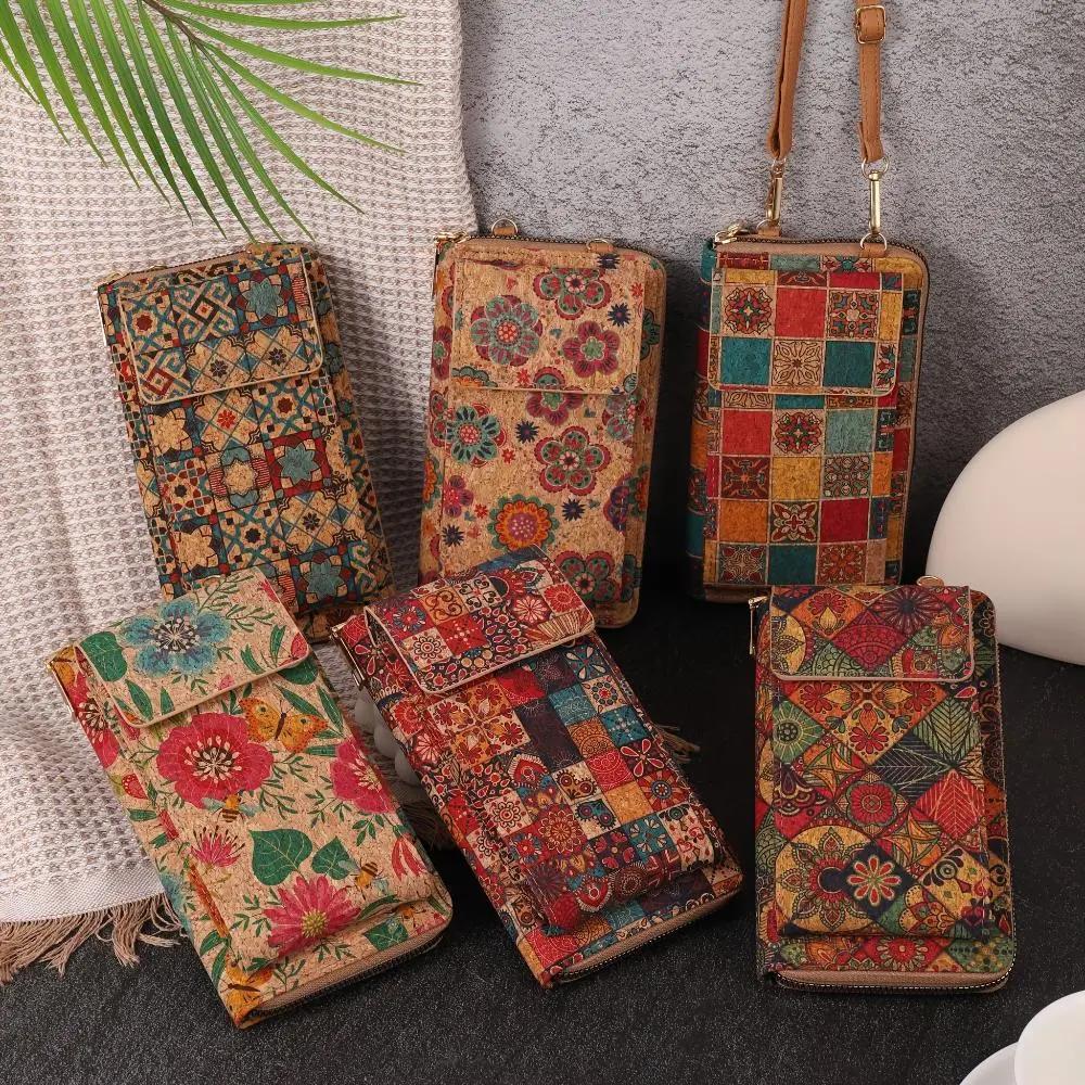 Sac à main Danoir Paris Nina, sac à bandoulière bohème avec motifs floraux, design élégant et accessoire de mode chic.