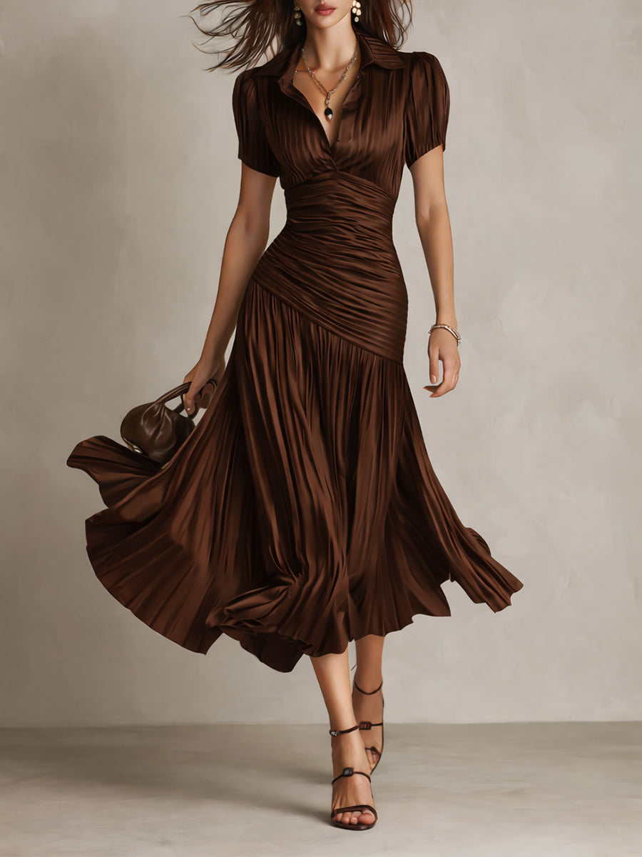 Robe satinée Manon de Danoir Paris, élégante robe féminine avec finition lisse et brillante, vue sur le produit.