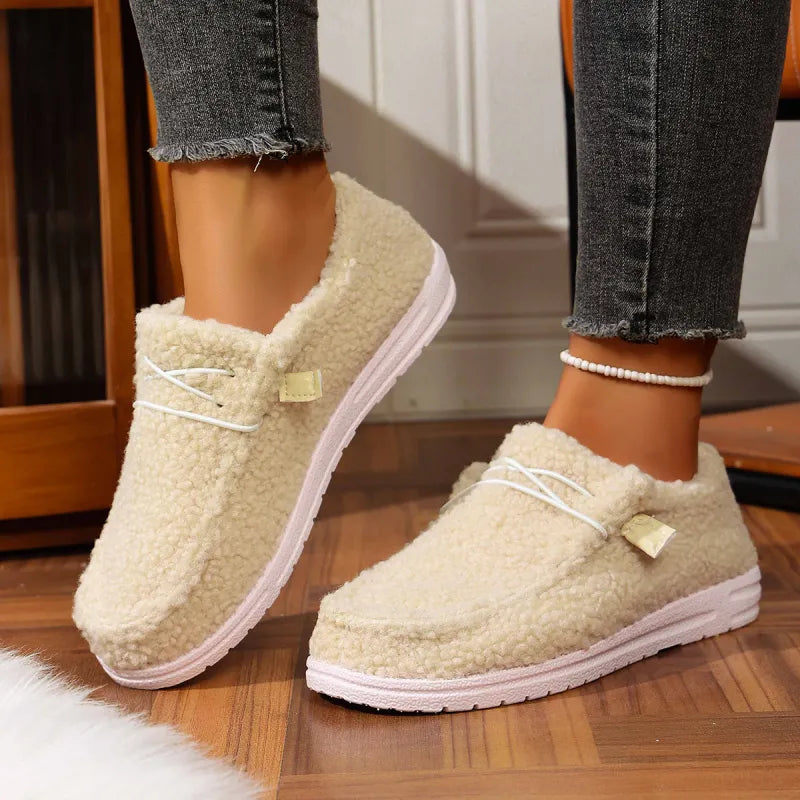 Chaussons Valorine™ Varma Teddy Danoir Paris avec intérieur en peluche et semelle souple, couleur beige.