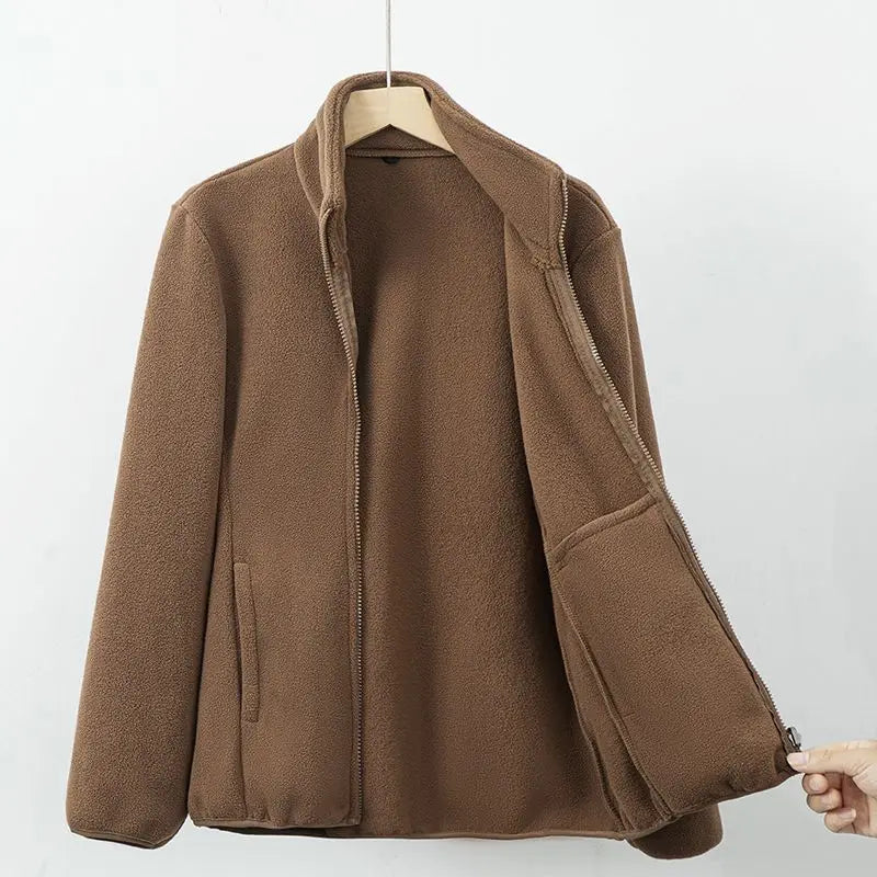 Veste polaire élégante Danoir Paris Nora en noir, douceur et style pour un look chic et confortable.