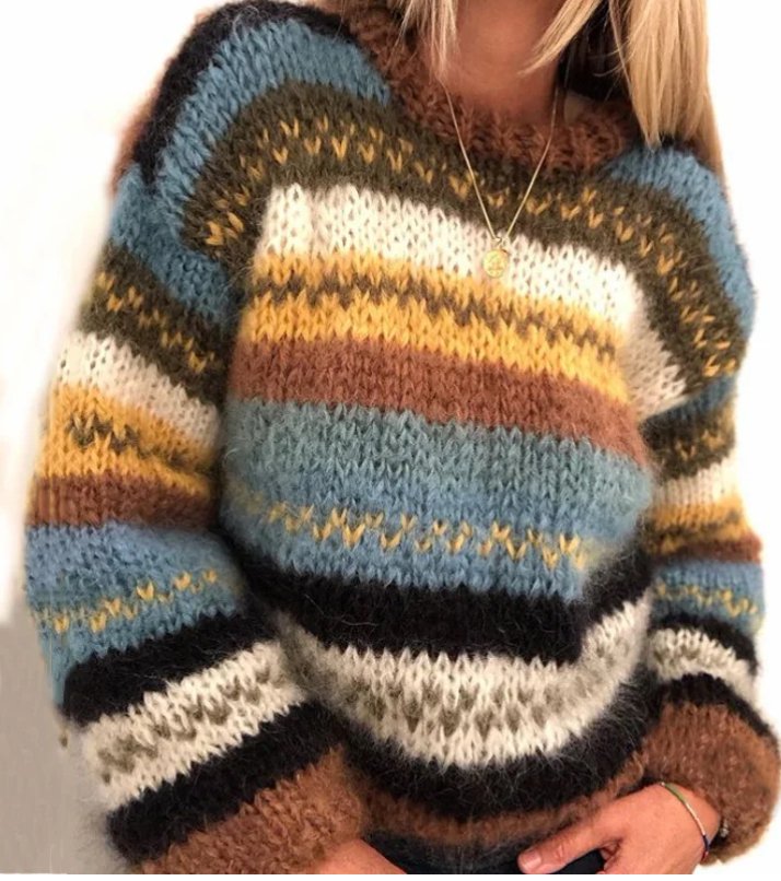 Pull tricoté Dahlberg Danoir Paris, confortable et chaud, en maille beige avec col rond et manches longues.
