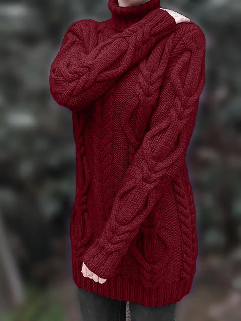 Robe turtleneck élégante Danoir Paris, modèle Narda, en tissu fluide, couleur neutre, portée chic et moderne.
