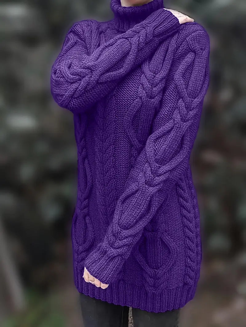 Robe turtleneck élégante de Danoir Paris, modèle FR1031, en tissu fluide avec col montant et coupe sophistiquée.
