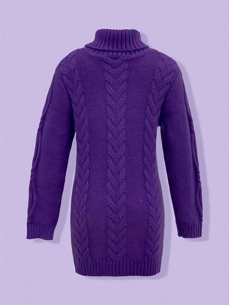 Robe turtleneck élégante Danoir Paris, modèle FR1031, en tissu fluide avec coupe ajustée, portée avec accessoires.