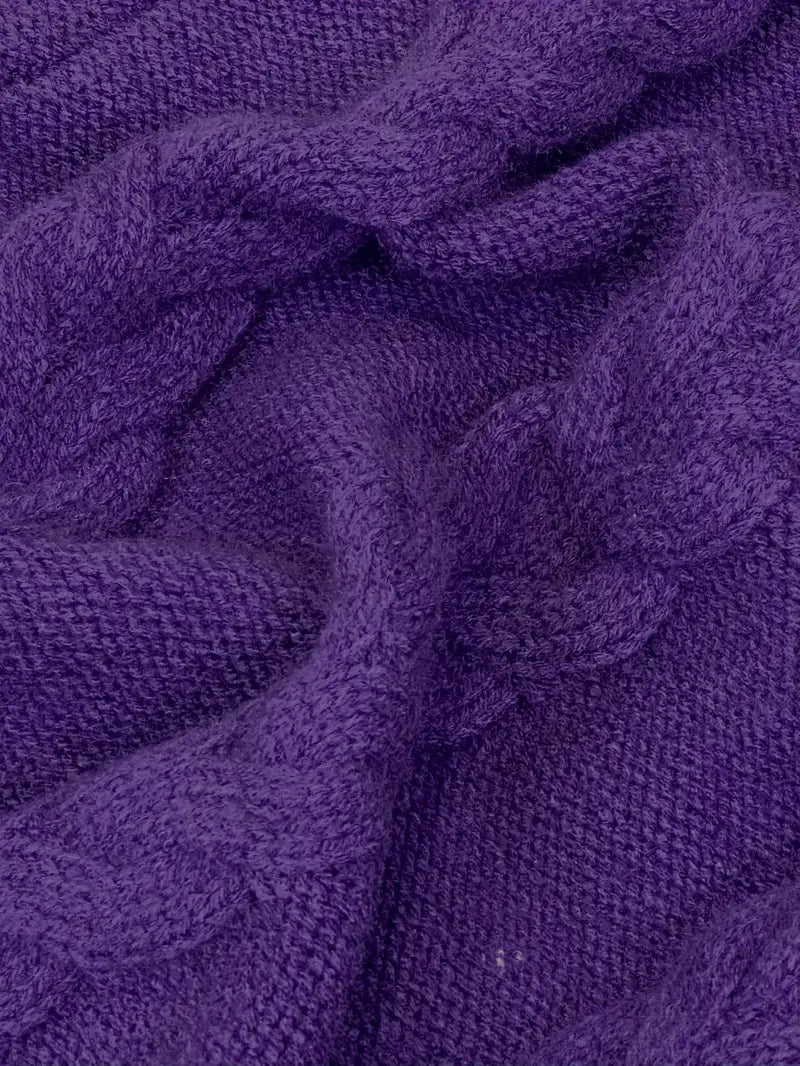 Robe turtleneck élégante Danoir Paris, modèle Narda, en tissu fluide, couleur neutre, portée chic et moderne.