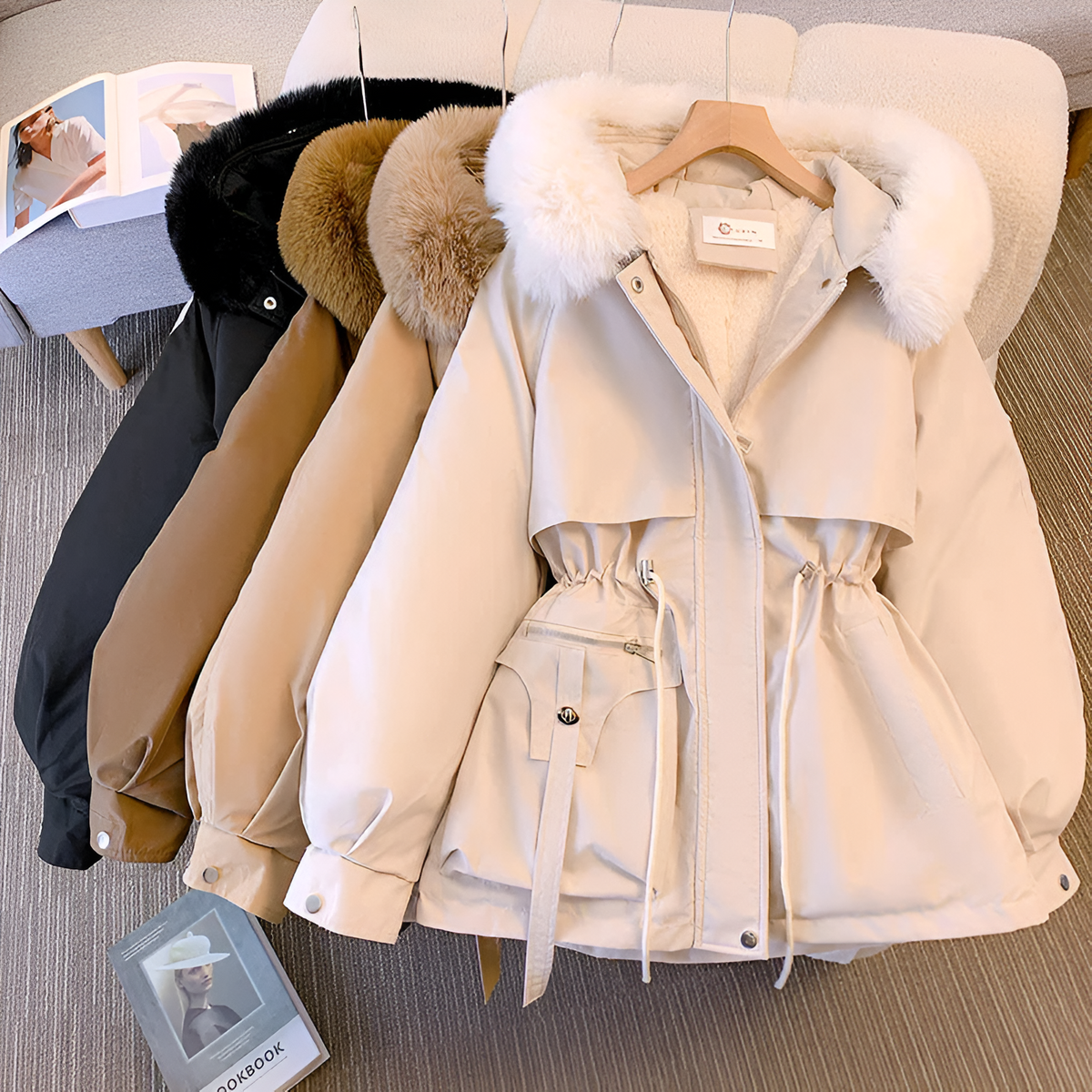 Manteau d'hiver blanc Laluna de Danoir Paris, élégant, en taille XS, avec coupe sophistiquée et détails raffinés.