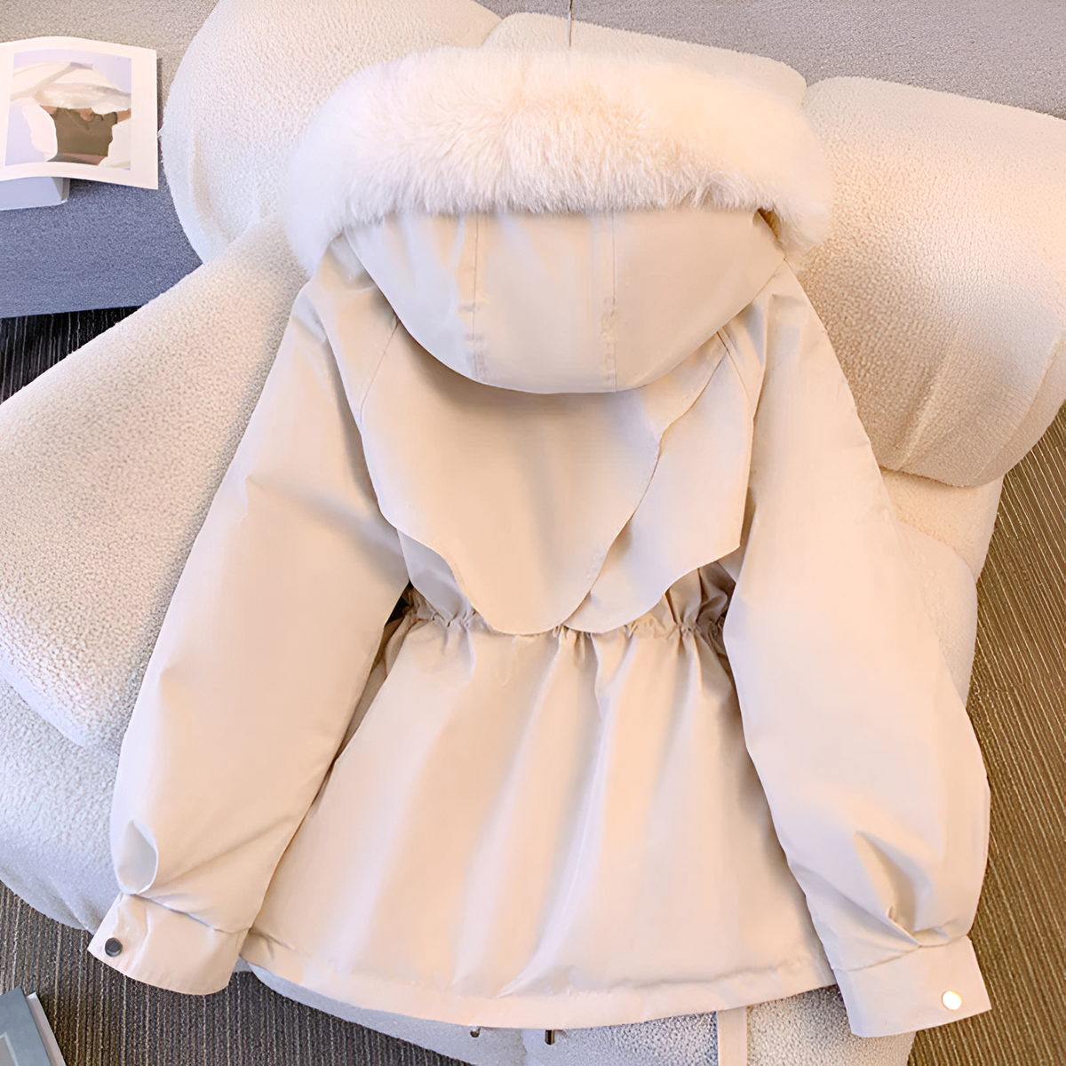 Manteau d'hiver élégant Danoir Paris Laluna blanc, taille XS, en tissu chaud et sophistiqué pour femmes.