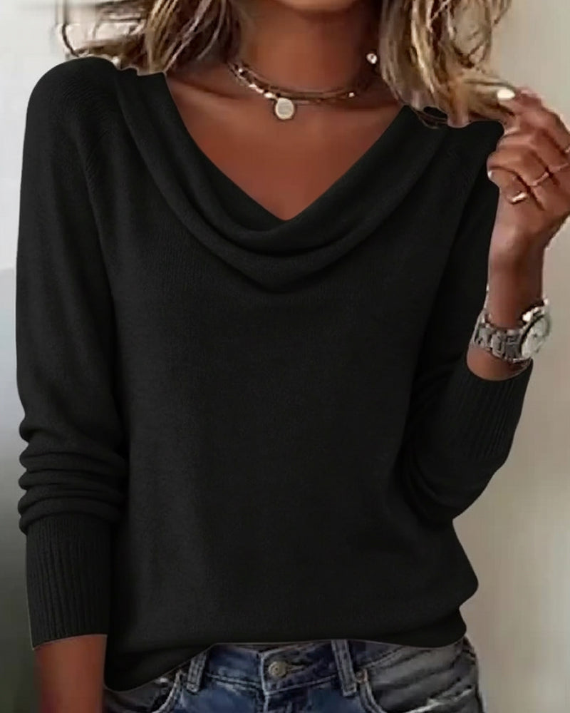 Pull uni confortable Danoir Paris Lina FR1042 en jersey doux, porté sur mannequin, couleur neutre.
