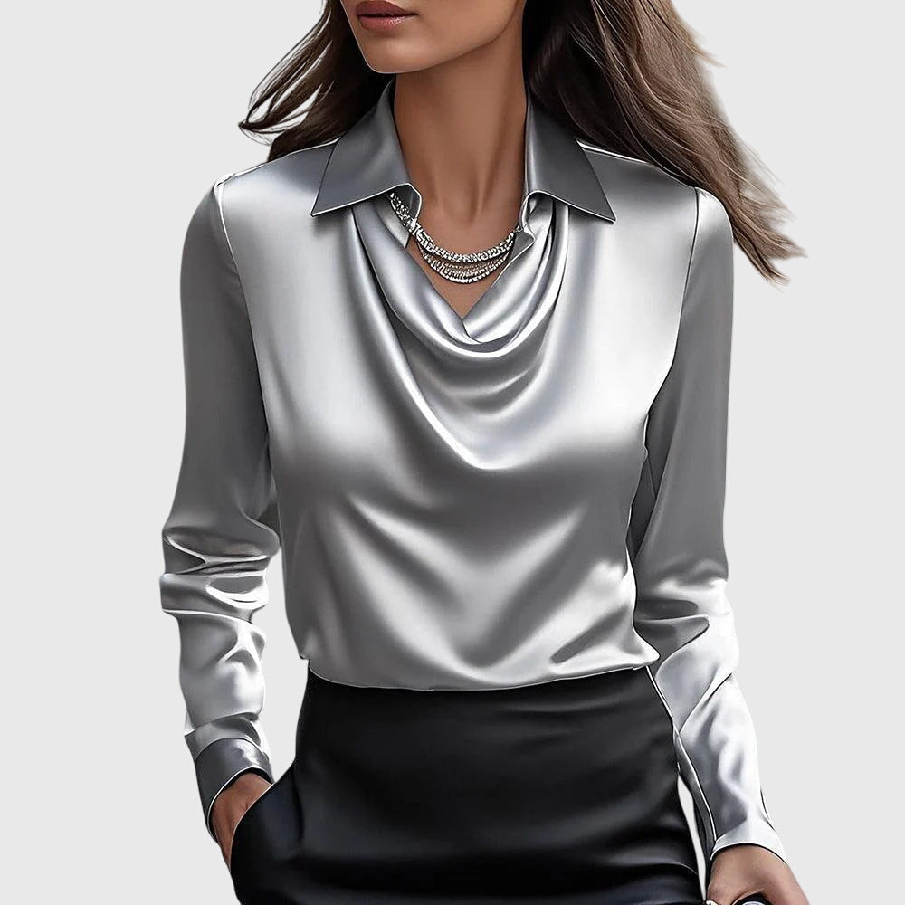 Blouse satinée élégante Brooklyn de Danoir Paris, vêtement féminin fluide et sophistiqué, couleur ivoire, vue de face.