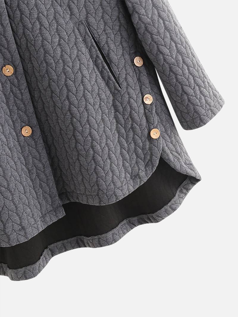 Veste matelassée automnale rouge bourgogne Julie Danoir Paris, élégante et chaude, avec détails sophistiqués.