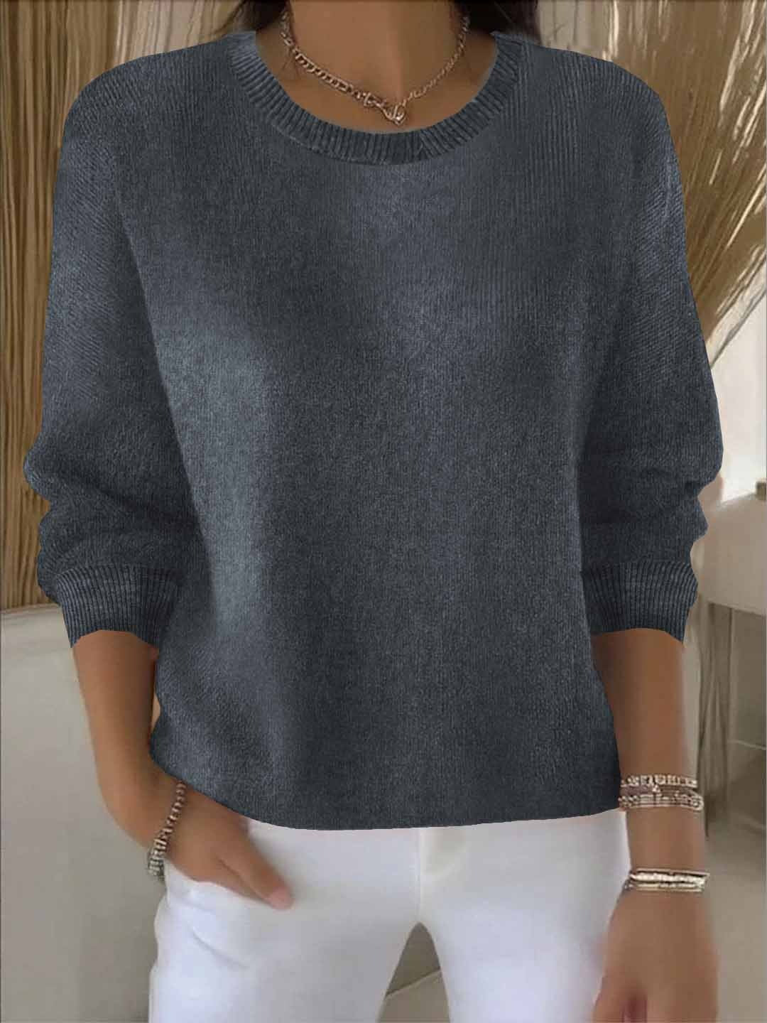 Pull féminin Danoir Paris Ely FR1053, élégant et confortable, porté par une femme dans une tenue décontractée.