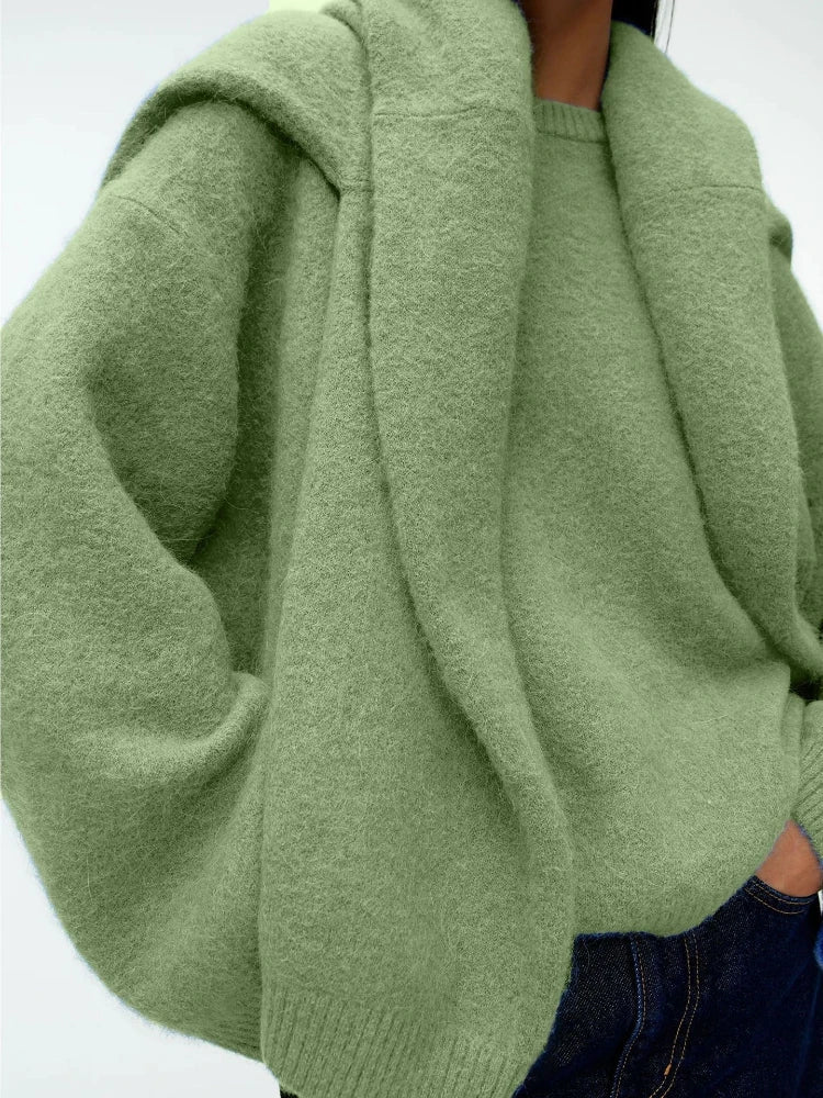 Pull en cachemire élégant Liora de Danoir Paris, couleur neutre, porté sur un mannequin, détails du tissu doux et raffiné.